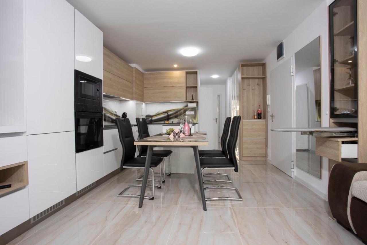 Апартамент За Гости Ивви-1 Apartment Burgas ภายนอก รูปภาพ